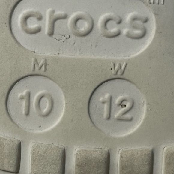 Crocs Classic Clogs - Picture 9 of 9